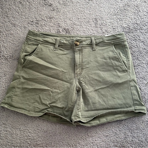 American Eagle Outfitters Women's Olive Cargo Shorts - Picture 1 of 5